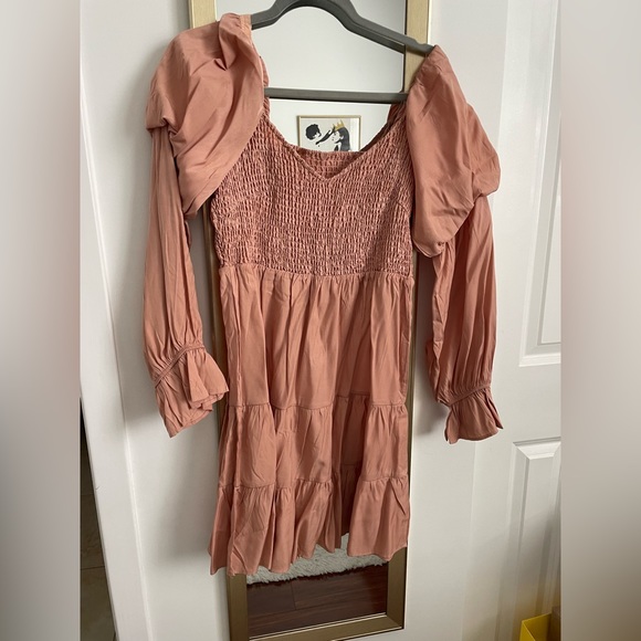 Beautiful Rose on or off shoulder dress - Picture 4 of 5